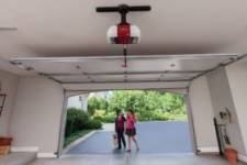 Make Garage Door Safety a Priority For Your Family